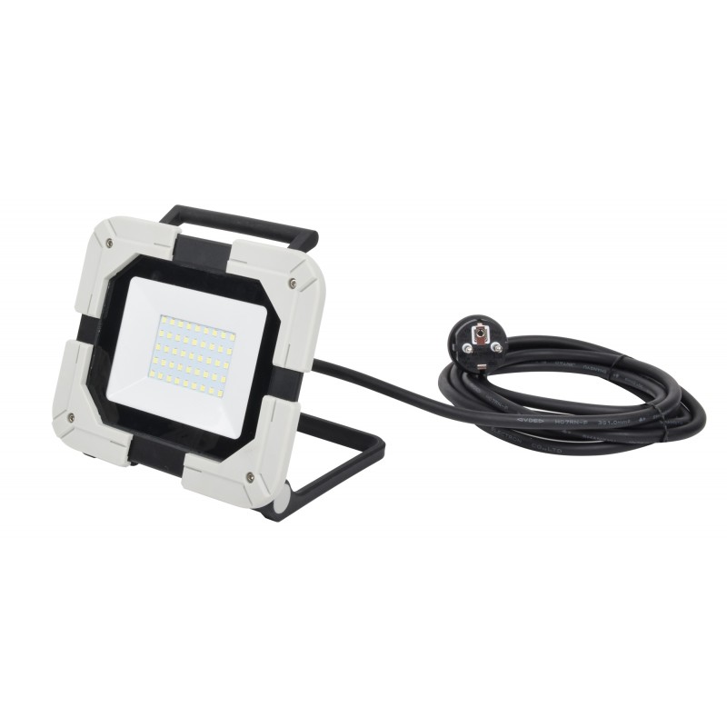 Projecteur de chantier portable à LED extra plat 30W - 4000K - 3000 lumens - IP65  ( Eclairage )  Korman.fr